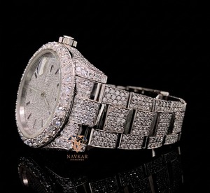 Montre en argent 925 de qualité supérieure avec diamants Moissanite VVS pour un usage urbain, disponible en gros - Product Image 4