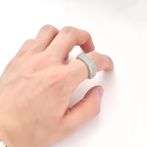 Bague Vintel en argent 925 plaqué or avec micro-incrustation de moissanite créée en laboratoire, style tendance pour mariages et occasions spéciales - Product Image 4