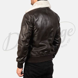 Blouson aviateur G-1 en cuir véritable marron foncé pour homme, col en fausse fourrure blanche, deux poches à rabat, bordure côtelée - Product Image 2