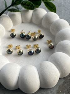 Pendientes de Perlas Negras Naturales Hechos a Mano al por Mayor, con Baño de Oro de 14k, Fabricante de Joyería OEM/ODM al por Mayor - Product Image 4