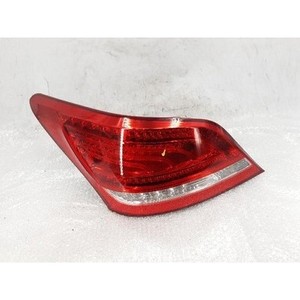Feu arrière gauche d'occasion Equus 924013N000 - Product Image 1