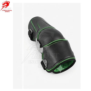 Protectores de Piernas Deportivos con Logotipo Personalizado, Diseñados con Acolchado Premium, Movimiento Flexible y Sistema de Ajuste Seguro - Product Image 4