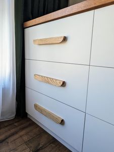 Tirador de Madera Largo Minimalista para Muebles, Tirador de Puerta de Roble Escandinavo, Tirador Vertical Moderno para Cajones, Tirador de Madera Hecho a Mano para Muebles - Product Image 3