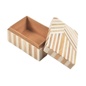 Joyero de madera de resina y MDF rayado natural hecho a mano elegante solución de almacenamiento de 6x4x2,5 pulgadas - Product Image 2