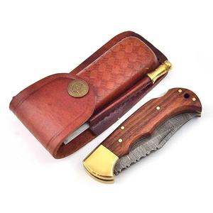 Cuchillo de caza de acero de Damasco con punta caída, mango de madera y empeines de latón, grosor de 0.6mm - Product Image 4