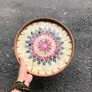 Plateau en rotin naturel, durable, fait main, pour servir à la maison, pour les repas et la décoration - Product Image 1