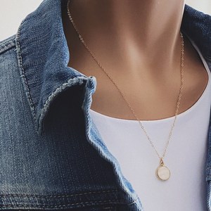 Pendentif Charme Vintage en Pierre de Lune Arc-en-ciel en Argent 925 Forme Fantaisie avec Placage Or pour Hommes et Femmes Bijoux de Fiançailles - Product Image 4