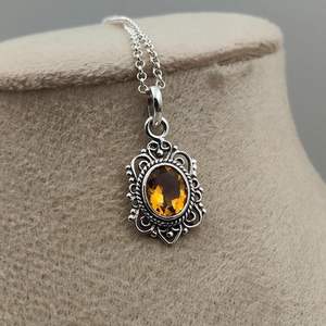 Pendentif Citrine en Argent Sterling 925, Pierre Précieuse Jaune, Pierre de Naissance de Novembre, Bijou Artisanal de Guérison, Cadeau - Product Image 1