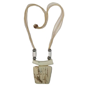 Collier pendentif en forme de numéro en résine de style vintage pour femmes avec chaîne en cuir pour cadeau de mode - Product Image 1