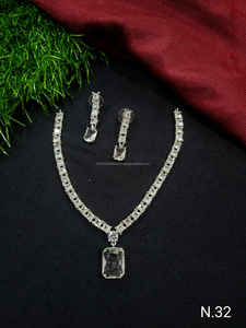 Classic American Diamond <b>Bridal</b> <b>Jewelry</b> <b>Set</b> Two-Piece Necklace and Earrings for Wedding Fashionable Classic Style - Product Image 4