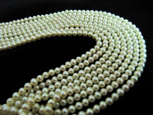 Perles rondes de couleur verte naturelle, 4 mm environ, brin de 16 pouces - Perles véritables de qualité exclusive, vendues par brin. - Product Image 2
