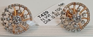 ต่างหูเพชรทรงกลมสีโรสโกลด์ 14K สุดหรู พร้อมดีไซน์ลายดอกไม้ฉลุลาย สำหรับผู้หญิง ใช้ในงานแต่งงานและงานปาร์ตี้ - Product Image 4