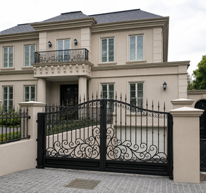 Une magnifique porte en fer forgé sur mesure, une œuvre d'art métallique de qualité supérieure, soigneusement conçue pour durer des générations. - Product Image 3