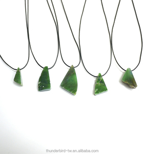 Top Koop Onregelmatige Hanger Ketting Ruwe Steen Charms Sieraden Maken Natuurlijke Groene Jade Ruwe Nefriet