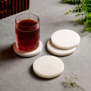 Ensemble de sous-verres ronds en marbre, best-seller, avec couleurs assorties et sous-verres décoratifs en pierre pour tables basses modernes, en vente - Product Image 4