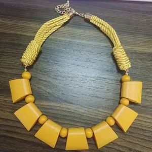 Collar de Resina y Madera de Lujo con Cristales, Accesorios de Moda para Celebraciones Festivas - Product Image 1