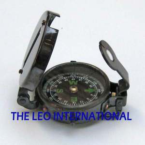 Brillante Brújula de Mesa con Diseño Fabuloso para Viajes y Aventuras al Aire Libre, con Caja de Madera y Detalles Decorativos Dorados Brillantes para Oficina - Product Image 5