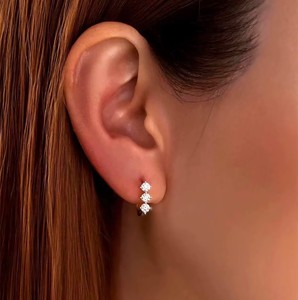 Pendientes de aro de moissanita para mujer, corte redondo, diamantes creados en laboratorio, pendientes tipo Heggie, oro macizo de 10K y 14K, pendientes de aro finos con diamantes. - Product Image 6