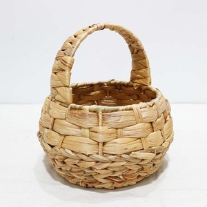 Cesta de Almacenamiento Rústica Hecha a Mano con Jacinto de Agua para Organización del Hogar y Empaque de Regalos - Product Image 1