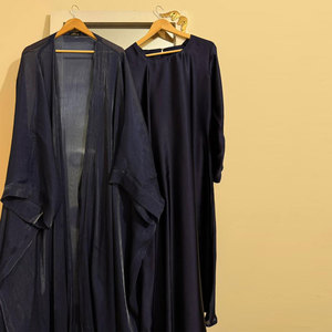 Abaya islamique décontractée pour femme, nouvelle mode, logo personnalisé, longue, légère, respirante, avec ceinture, col montant, coupe ample - Product Image 3