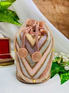 Sac seau en lin perlé pour femme, style bohème géométrique, fermeture magnétique, sac de luxe fait main pour fêtes et mariages, accent doré élégant - Product Image 3