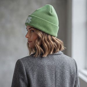 Gorro de Lana Personalizado con Bordado para Mujer, Gorro de Invierno Tejido Suave y Cálido para Uso Casual, 100% Acrílico, Talla Adulto 56-58CM - Product Image 2