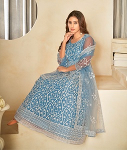 Elegante Traje Anarkali para Mujer, Color Azul Cielo, Manga 3/4, Crepé de Red, Semi-Cosido, para Bodas y Ocasiones Festivas - Product Image 5