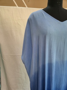 Vestido Kaftan Ombre Tie Dye para Mujer, Estilo Holgado, Ropa de Playa con Tela de Rayón Suave y Elegante Diseño en Degradado Azul - Product Image 5