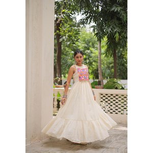 Vestido de Navratri hecho a mano con corte en A, bordado multihilo y cintura imperio - Product Image 5