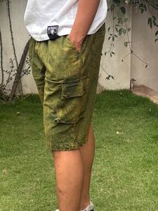 กางเกงขาสั้นคาร์โก้ผู้ชายผ้าฝ้ายปรับแต่งได้ แห้งเร็ว เอวกลาง สวมใส่สบาย เหมาะกับกิจกรรมกลางแจ้งและกีฬา พร้อมลายโลโก้ที่เป็นเอกลักษณ์ - Product Image 3