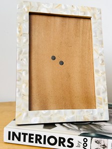 Cadre photo rectangulaire éco-responsable fait main avec incrustation de nacre, option logo personnalisé, décoration de table, orientation horizontale - Product Image 5