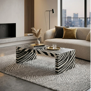 Mesa de centro rectangular con incrustaciones de hueso en blanco y negro, decorada con motivos de enredaderas ornamentales y dos cajones frontales. Al por mayor. - Product Image 6