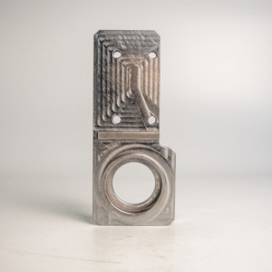 Bloque de aluminio mecanizado por CNC AMT VINA OEM/ODM personalizado para automoción y maquinaria con recubrimiento en polvo (compatible con CAD) - Product Image 1