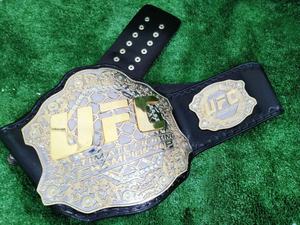 เข็มขัดแชมป์โลกเฮฟวี่เวท UFC รุ่นลิมิเต็ดอิดิชั่น คลาสสิค ทอยเล็ตเบลท์ UFC ULTIMATE FIGHTING CHAMPIONSHIP ทำจากทองเหลืองหนา 2 มม. - Product Image 4