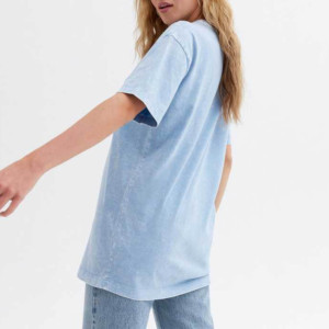 Camiseta de Cuello Redondo Azul Claro para Mujer, Estampado Floral 'You Go Girl', Manga Corta, Corte Regular, Informal, de Algodón Orgánico, para Primavera - Product Image 4