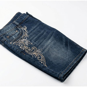 Empresa de Fabricación de Shorts de Mezclilla con Pedrería, Producción de Ropa OEM con Soluciones de Suministro B2B Internacionales - Product Image 5