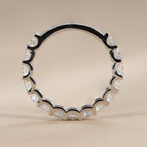 Bague de fiançailles demi-éternité en moissanite taille ronde, argent 925 véritable, cadeau idéal pour elle - Product Image 5