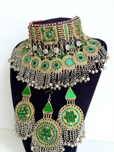 Ensemble de bijoux traditionnels afghans faits à la main par un designer professionnel, 4 pièces : anneaux, collier, boucles d'oreilles, bindi tikka, en acier inoxydable, cadeaux - Product Image 3