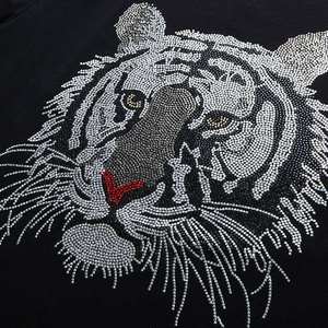 T-shirt personnalisé pour homme avec logo en strass, 100 % coton respirant, effet scintillant, personnalisable, en cristal, écologique, manches courtes, haute qualité - Product Image 2