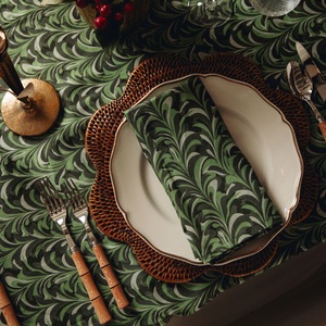 Set de table en rotin tissé de couleur foncée à motif floral, tapis et coussin élégants en provenance du Vietnam - Product Image 4