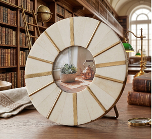 Cadre photo rond 3x3 en os sculpté à la main avec laiton, cadre de table ovale vintage en résine fait main, cadres suspendus avec chevalet - Product Image 5