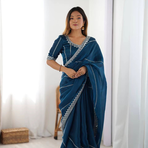 Sari en soie JMC brodé par des artisans, avec un élégant chemisier orné de sequins – Idéal pour les mariages et les soirées - Product Image 1