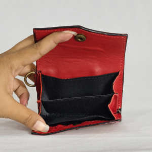 Cartera de Cuero Genuino Estilo Western Walla, Hecha a Mano, con Cierre de Botón Antirrobo, Tallado Floral, Diseño Moderno y Vintage - Product Image 2