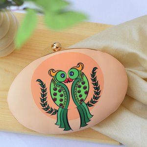 Pochette imprimée hibou, sac à main ethnique de créateur pour femme, idéal pour les mariages et les occasions festives - Product Image 1