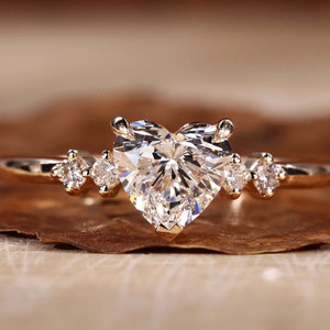 Anillo de Boda para Hombre RB Gems Personalizado en Oro Amarillo de 10K con Zirconia Cúbica de 2 Quilates, Corte Brillante, Certificado IGI, Estilo Religioso, para Fiesta - Product Image 2