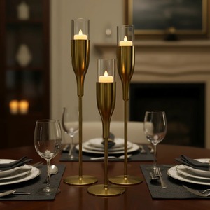 Ensemble de 3 élégants porte-bougie en métal doré, décoratifs pour la maison, les mariages, les fêtes et les tables à manger, à prix avantageux - Product Image 6