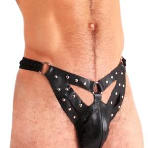 Culotte string homme en cuir noir taille basse couleur unie avec rivets, design séduction - Product Image 5
