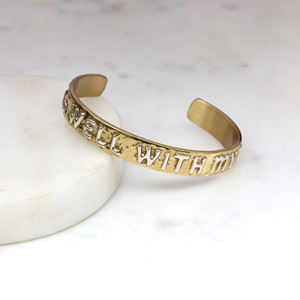 Bracelet manchette en laiton « Il est bien avec mon âme » – Jonc doré personnalisé gravé à la main – Bijou religieux inspirant, cadeau pour femme - Product Image 2