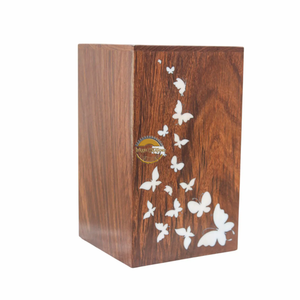 Urne funéraire artisanale en bois naturel avec vagues de papillons et époxy blanc, boîte à cendres artistique, souvenir commémoratif par AYAANS - Product Image 2