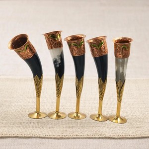 Flûte à champagne artisanale en corne de buffle, verre à vin de luxe en corne naturelle avec tige métallique, vaisselle écologique, vente en gros - Product Image 2